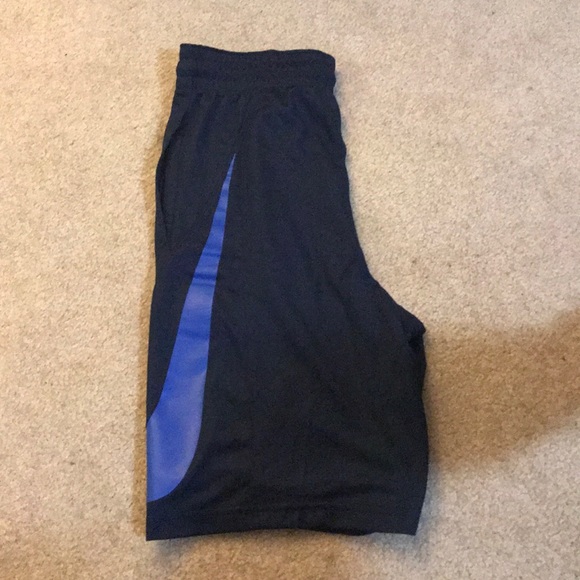 Men’s Nike shorts - Picture 2 of 3